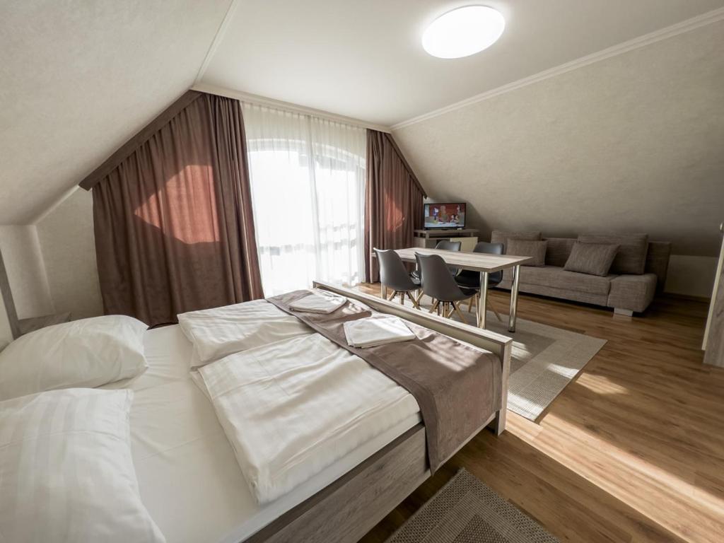Jarja Panzio Hotel Hajdúszoboszló Eksteriør billede